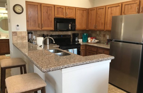 Lake Havasu City Condo | Walk to the lake ~ Cozy Condo