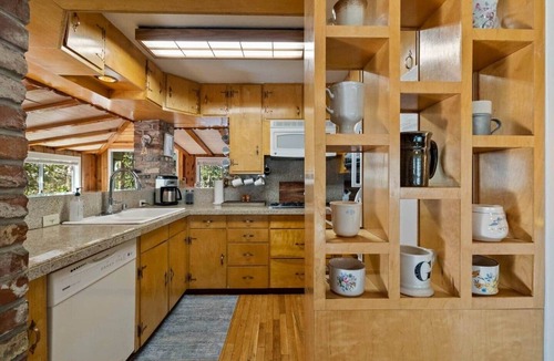 Twain Harte House | Walk to town, Lake access, Pet Friendly, King bed