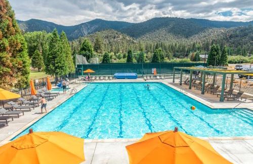 Pine Mountain Club House | Walk to Village! Romantic Pine Mtn Nature Escape