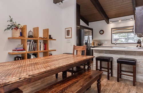 Mammoth Lakes House | Walk to Village Gondola. Updated 4BR 3 Bath for 2 families. Sleep 10. Fireplace.
