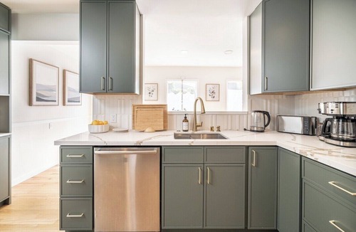 Mill Valley House | Walkable Modern Elegance, Quiet & Fun Backyard