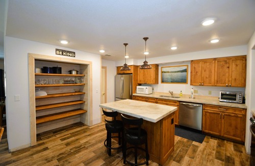 Bass Lake House | Walter Lake Area, Gated Community with Pool