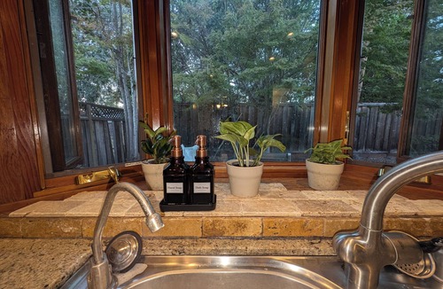 Midtown House | Warm & Welcoming Haven/Pet/Tech hubs/School in Palo Alto