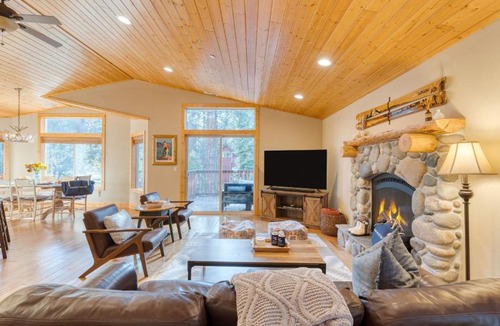 Tahoma House | Washoe Chalet by AvantStay
