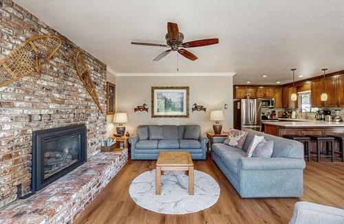Sierra Cedars House | Waterfront getaway with fireplace & furnished deck - close to lake