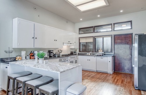 San Rafael House | Waterfront Hawaiian Oasis 2B/2B