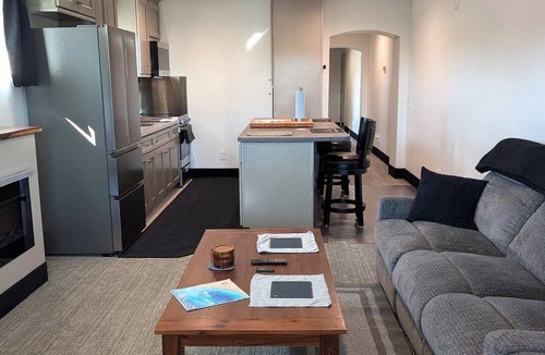 Canyon Lake Apartment | Waterfront private 1 bedroom, 1 bath, laundry, in gated community