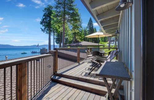 Tahoma House | Waters Edge Jewel with Lake Views - HOA Access