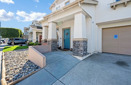 Watsonville House | Watsonville Beach Home for 16! Pet friendly!