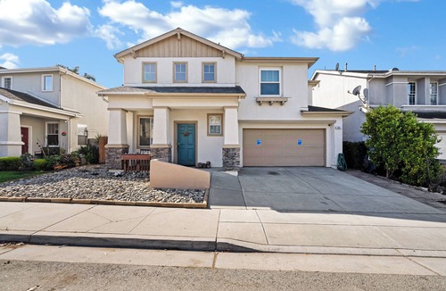 Watsonville House | Watsonville Beach Home for 16! Pet friendly!