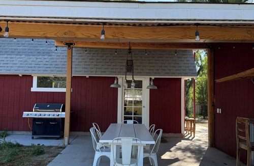 Santa Ynez House | Welcome to the Red Barn House: 3BR 2BA country living in Santa Ynez Valley