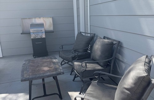 West Bishop House | Welcome to your Sierra getaway! This newly built 2-bedroom, 2-bathroom