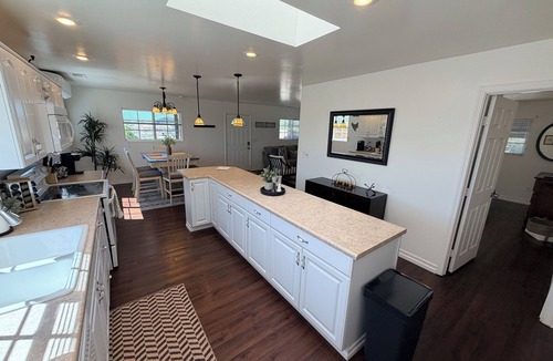 Ramona House | Welcoming 1-bedroom hilltop guest house with views in charming Ramona