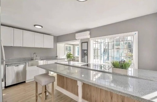 Oakland House | Welcoming 2-bedroom house with AC in Oakland