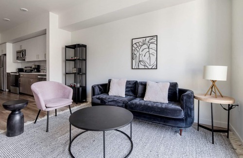 Hayward Apartment | Welcoming Hayward 1BR w/Heated Pool & Outdoor Kitchens, by Blueground