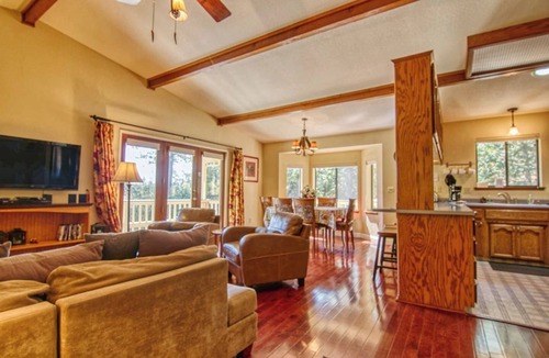 Groveland Apartment | Wells Fargo Station at Pine Mountain Lake