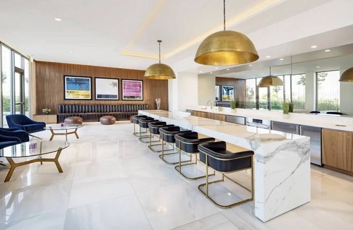 Beverly Grove Bed & Breakfast | West Hollywood - Lux High Rise Living