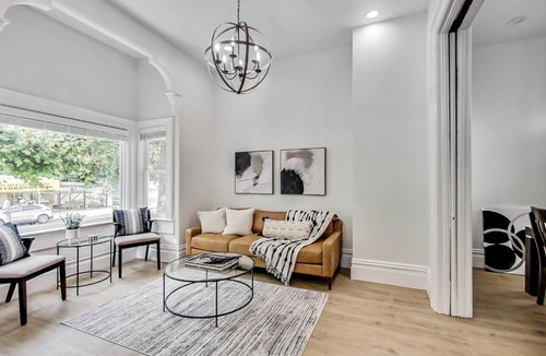 Prescott House | West Oakland Charm 5br4ba AC WD