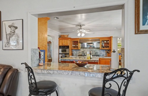 Jackson House | Western Retreat Lux Backyard, Big Pool & Outdoor Entertaining. Near Casino!