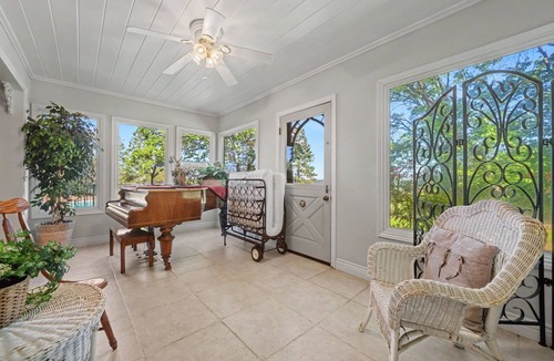 Jackson House | Western Retreat Lux Backyard, Big Pool & Outdoor Entertaining. Near Casino!