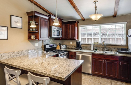 Hayward House | WFH-Friendly Retreat w/Office Near Silicon Valley