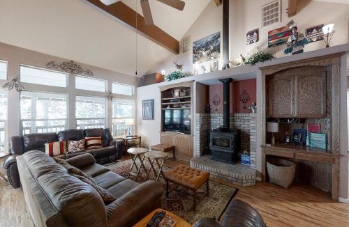 Shaver Lake House | Whispering Pines