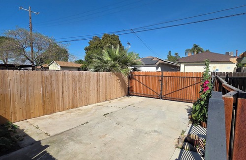 Bakersfield House | Wi-fi/Pool/Ac/Parking/Patio/Grill/Workspace/Ice Chest.