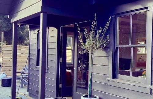 Arroyo Grande House | Wild Hair Studio-Stylish Farm Stay w EV charger