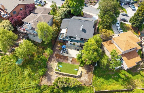 Templeton House | Wine Country Escape: King Beds, Hot Tub & EV Charger