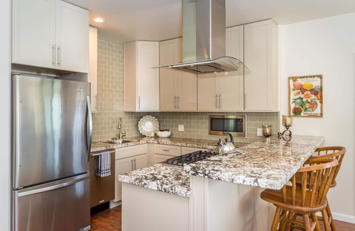 Atascadero House | Wine Country Retreat - Luxury Pool, Spa, Volleyball, Bocce, & More!