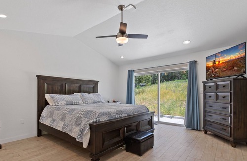 Valley Springs House | Wine tasting, hiking, fishing, lakes, mountains