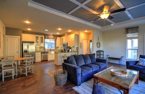 Paso Robles House | Winery Row Pickleball Court Peaceful Hamlet