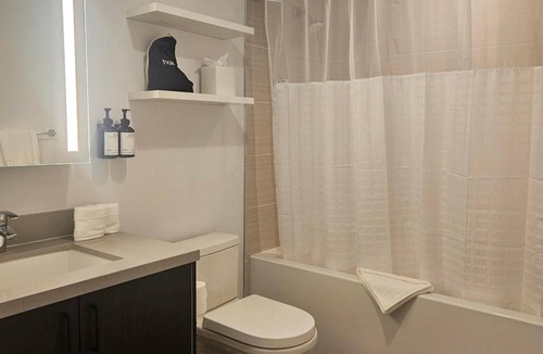 Downtown Los Angeles Hotel | Winfield Lofts | 3BR Penthouse | Downtown LA | Pet-Friendly Stay