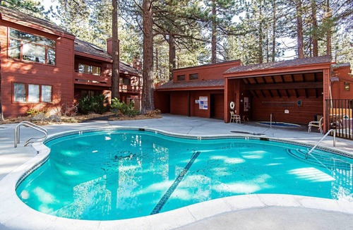 Mammoth Lakes Condo | Winterset #18 | Shared Amenities Access | Year-Round Activities!