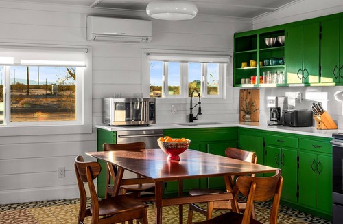 Wonder Valley House | Wonder Valley Green House (Hot Tub/BBQ/Hammocks)