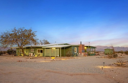 Wonder Valley House | Wonder Valley Green House (Hot Tub/BBQ/Hammocks)