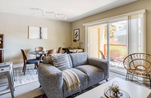 East San Mateo Apartment | Wonderful 1BR in San Mateo, Gym + Pool