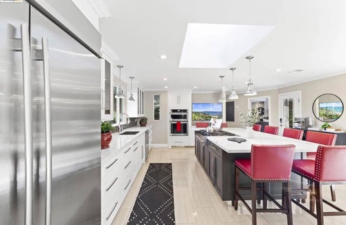 Chabot Park House | Wonderful 4-bedroom house in cool Oakland with plenty of space