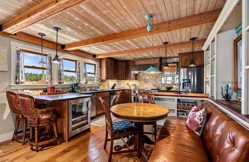 Groveland Cottage | Wonderful Family Glamping Vacation Destination: A Beautiful Cottage by Pine Mountain Lake in Groveland, California