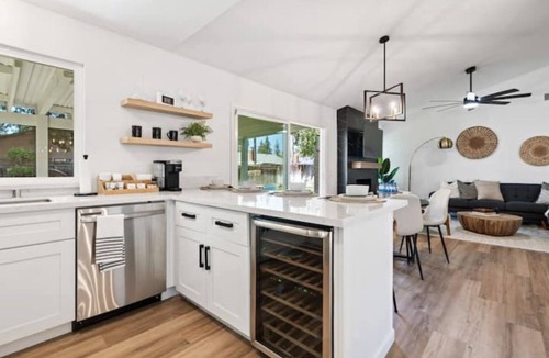 Fresno House | Wonderful Fully Renovated Home