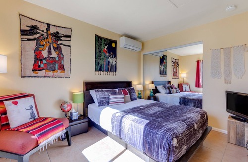Joshua Tree Cabin | Wonderful mountain view dog-friendly cabin with firepit, patio, & enclosed yard