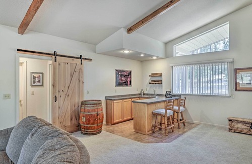 Groveland Cabin | Woodsy Groveland Cabin w/Deck < 3 Mi to Lake