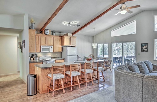 Groveland Cabin | Woodsy Groveland Cabin w/Deck < 3 Mi to Lake