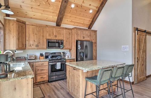 Mi-Wuk Village Cabin | Woodsy Retreat: Modern Mi-Wuk Village Cabin!