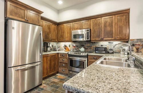 Woodwinds House | Woodwinds Townhouse with Hot Tub