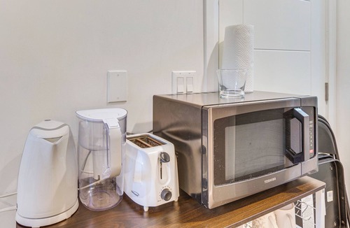 North Hills West Apartment | Work & Play! North Hills Studio 15 Mi to Hollywood