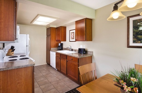 Bass Lake Hotel | WorldMark Bass Lake