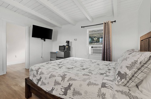 Walker Hotel | WWM 6 · 6 Yosemite Base camp explore The E Sierras WWM 6