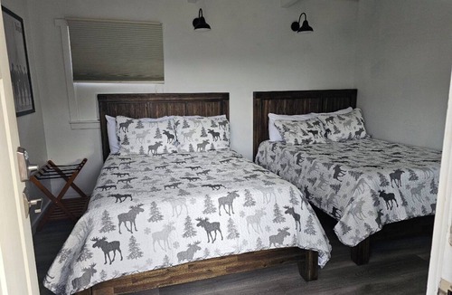 Walker Hotel | WWM 8 · 8 Fresh Air, Beautiful Views, Friendly Place WWM