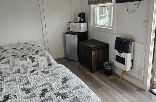 Walker Hotel | WWM 8 · 8 Fresh Air, Beautiful Views, Friendly Place WWM